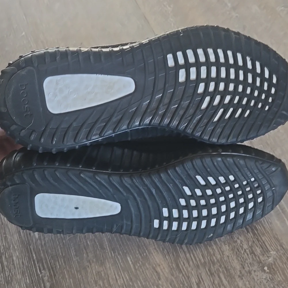 ADIDAS Yeezy Black and Tan Men's Shoes Size 7 - Picture 3 of 6